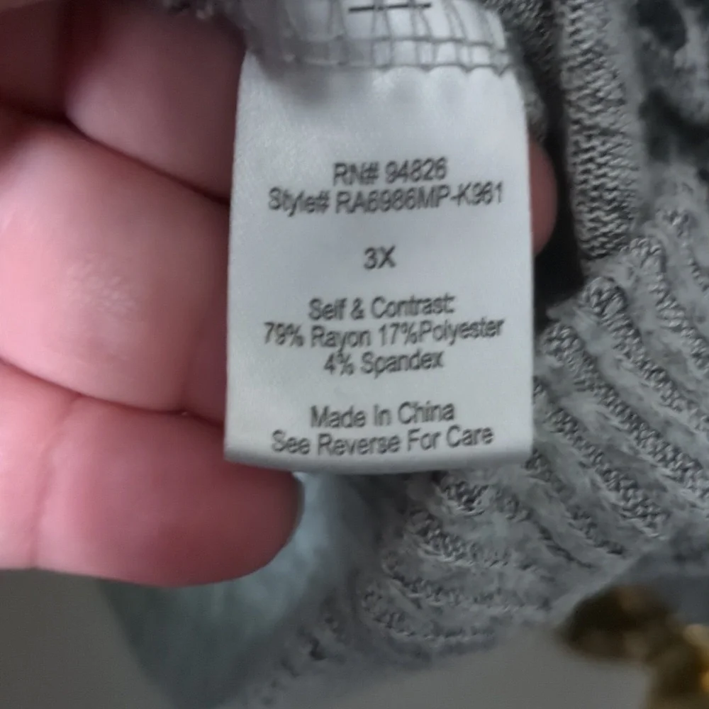 Tempted Hearts Sweater - Picture 5 of 6